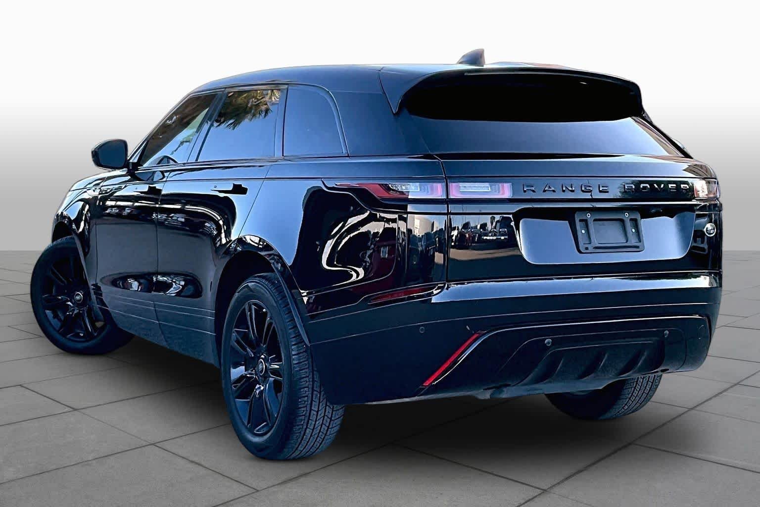 Used 2020 Narvik Black Land Rover R-Dynamic S image 11