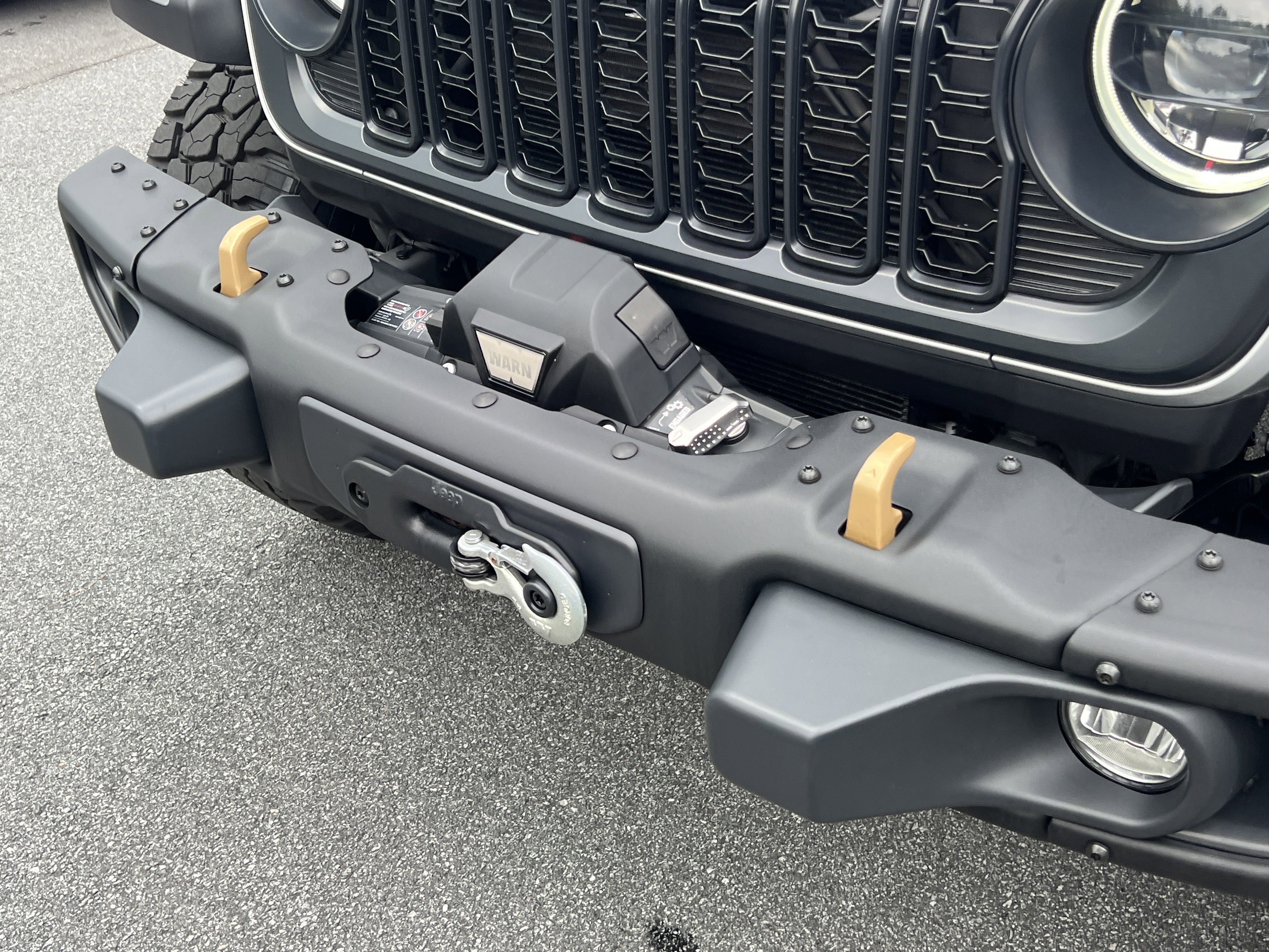 Used 2024 Silver Zynith Clearcoat Jeep Rubicon 392 image 17