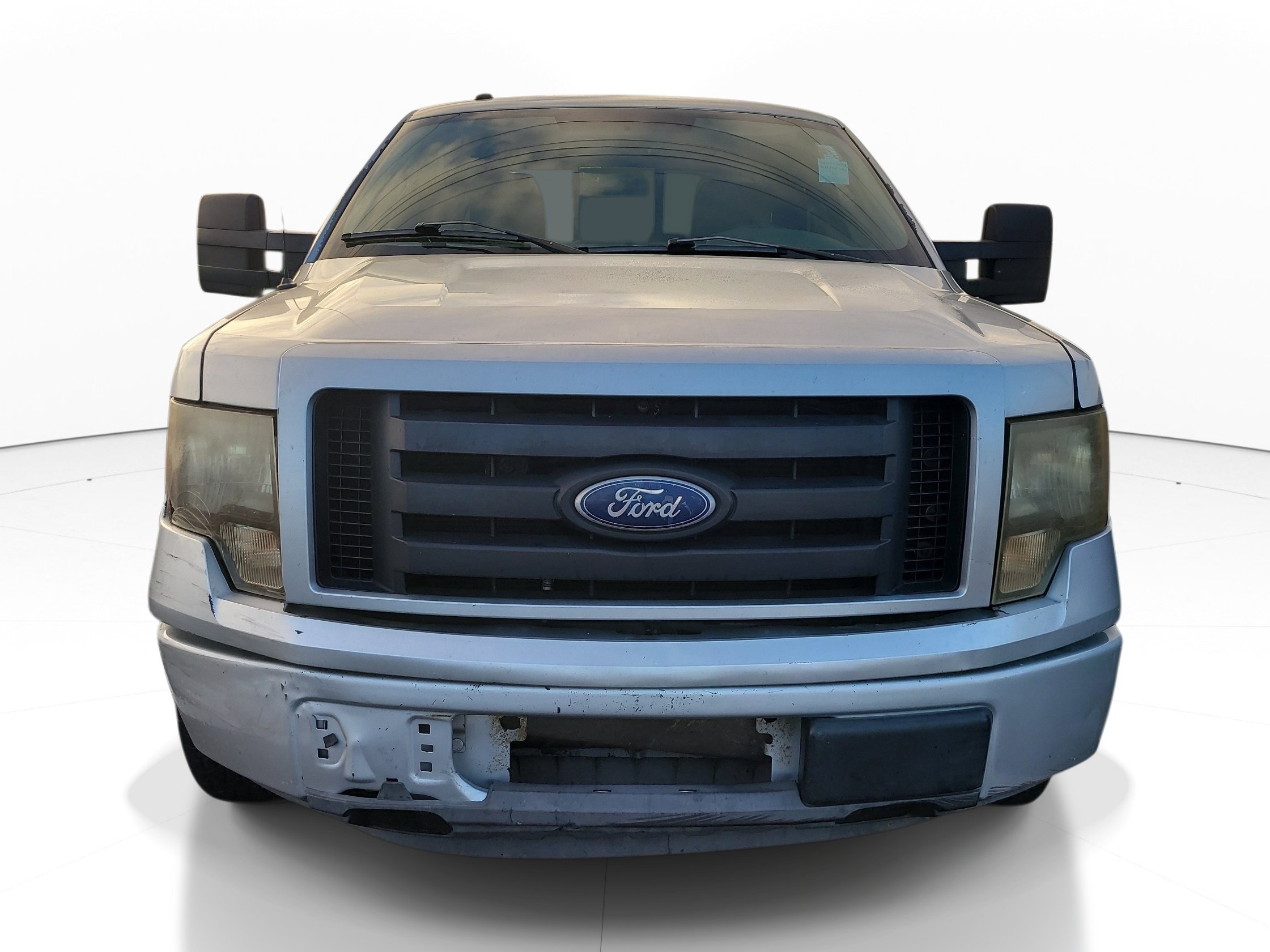 Used 2010  Ford XL image 2