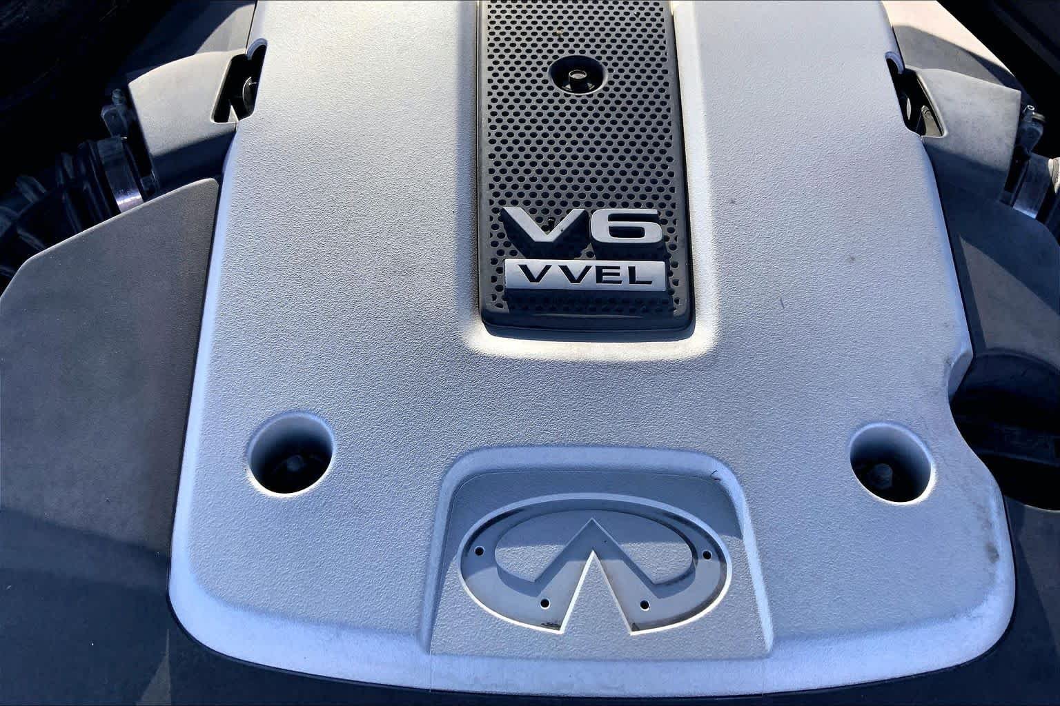 Used 2014 Black Obsidian INFINITI  image 32