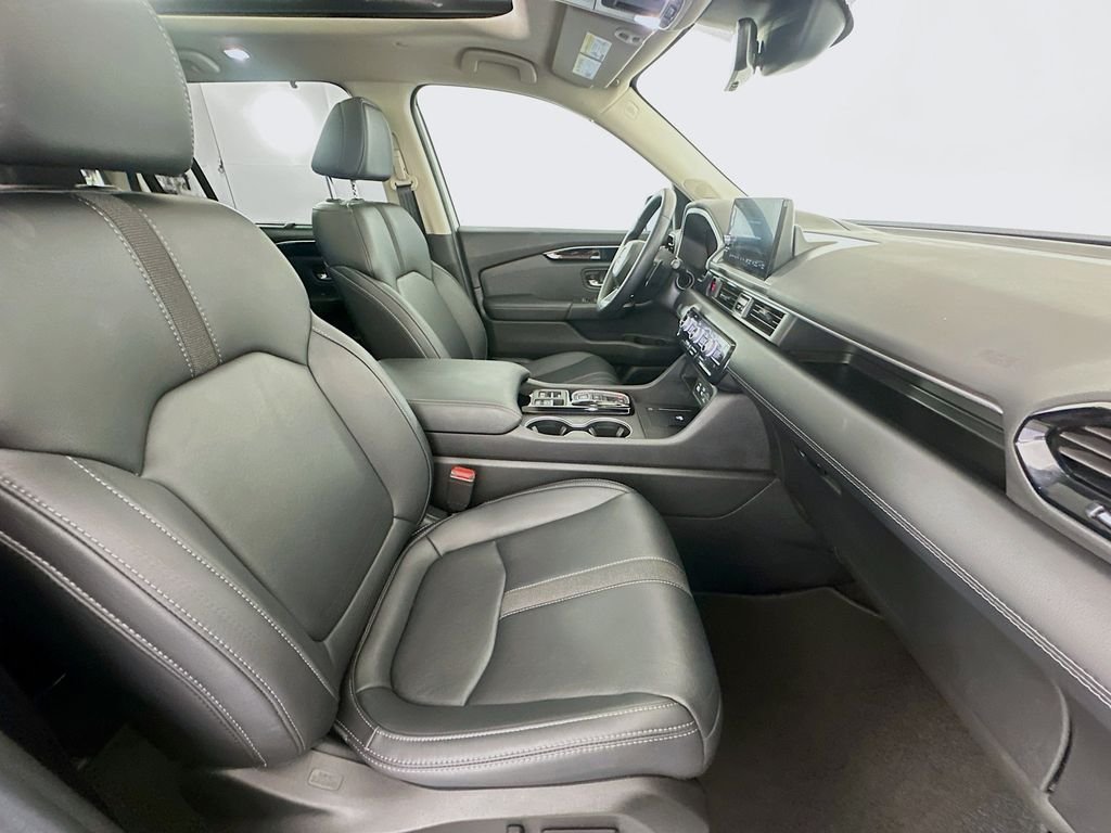 2025 Honda Pilot Touring - Photo 28
