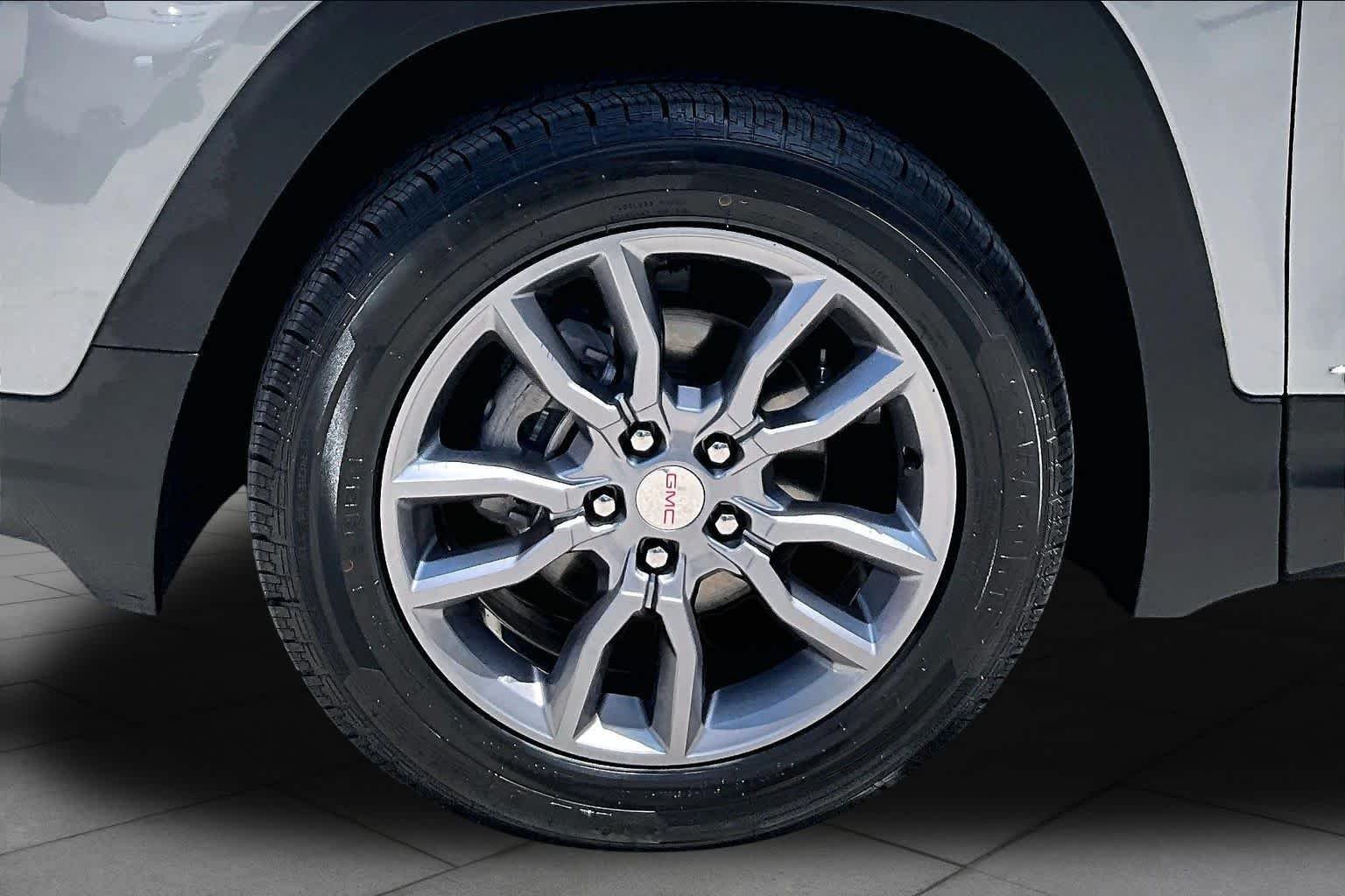 Used 2024 Sterling Metallic GMC SLT image 11