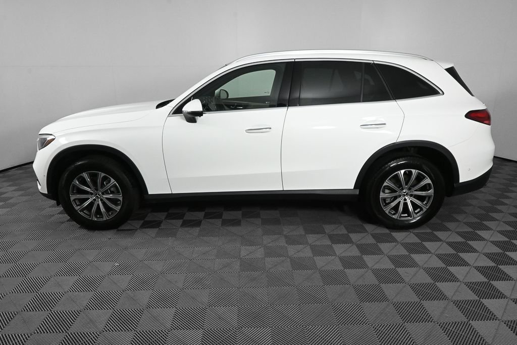 Certified Used 2023 White Mercedes-Benz GLC 300 image 3