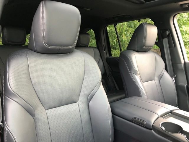 New 2026 White Pearl Lexus 600 Luxury image 15