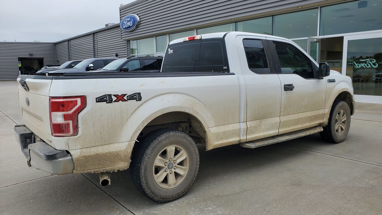 Used 2018 White Ford XL image 3