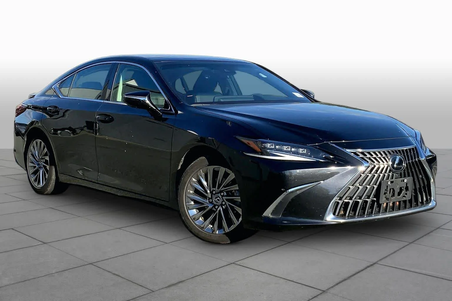 Certified Used 2024 Caviar Lexus Ultra Luxury image 3