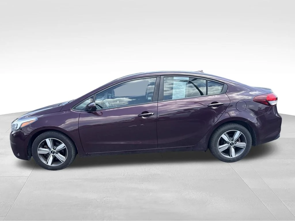 Used 2018 Red Kia LX image 5