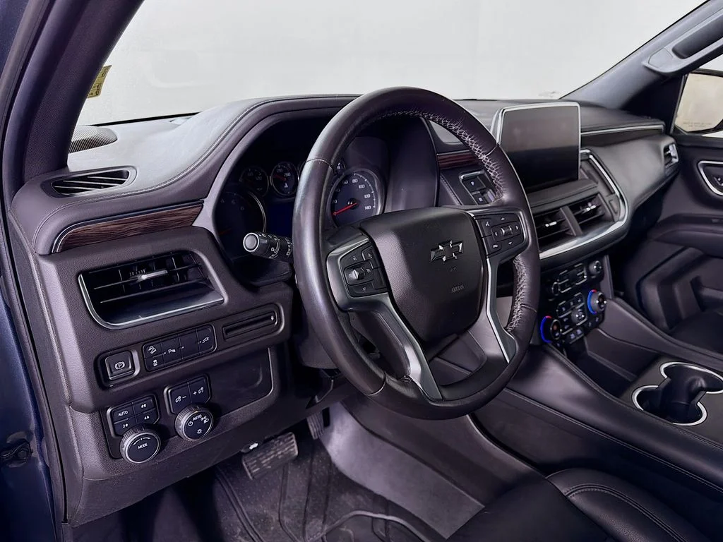 Used 2021 Gray Chevrolet Z71 image 10