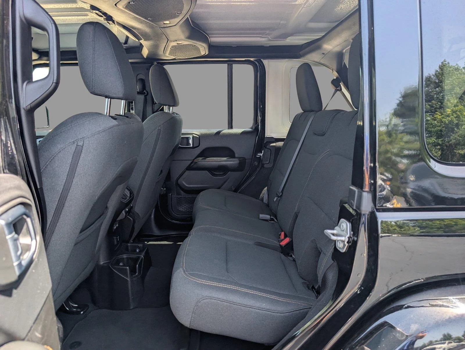 Used 2025 Black Clearcoat Jeep Sahara image 31