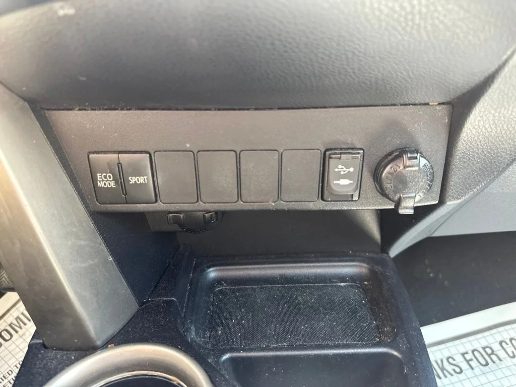 Used 2015 Blue Toyota XLE image 19