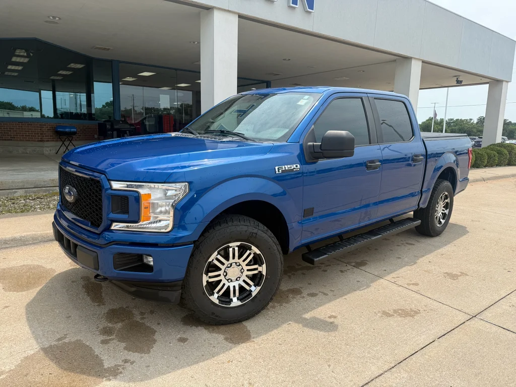 Used 2018 Lightning Blue Ford XL image 5