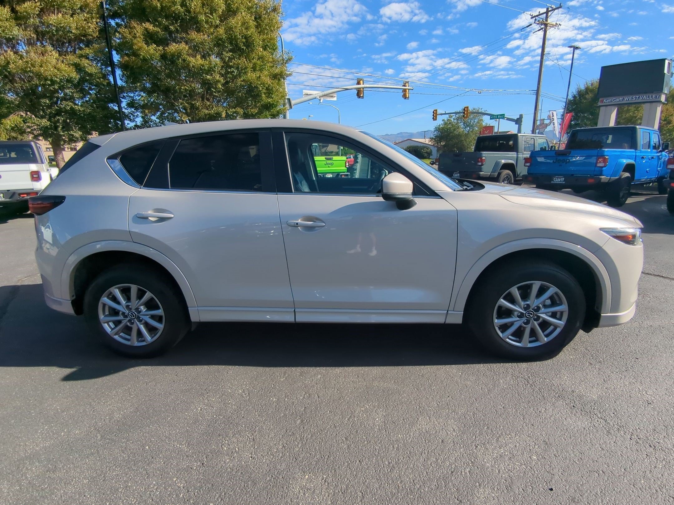 Used 2025 Platinum Quartz Metallic Mazda 2.5 S Select Package image 3