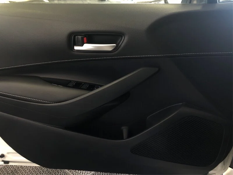 Used 2020 Blizzard Pearl Toyota SE image 16