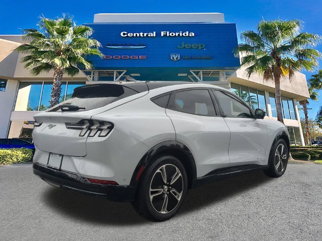 Used 2023 White Ford Premium image 5