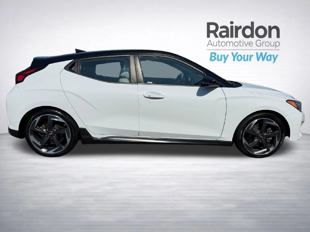 Used 2019 Chalk White w/Black Roof Hyundai Turbo Ultimate image 8