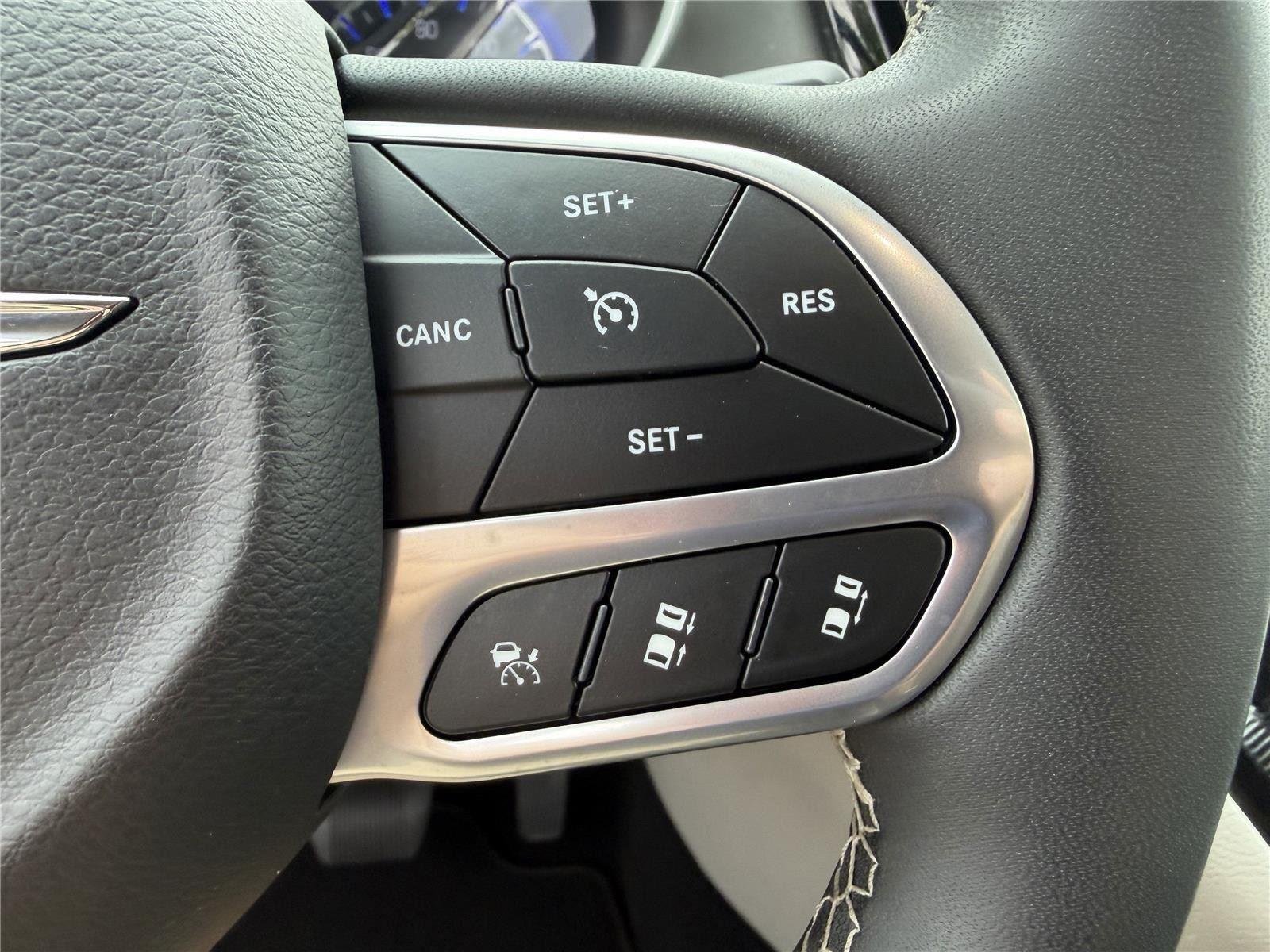 Used 2023 Bright White Clearcoat Chrysler Touring L image 20