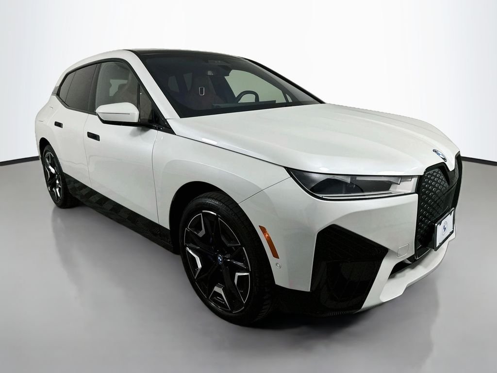 Certified Used 2024 White Metallic BMW xDrive50 image 3