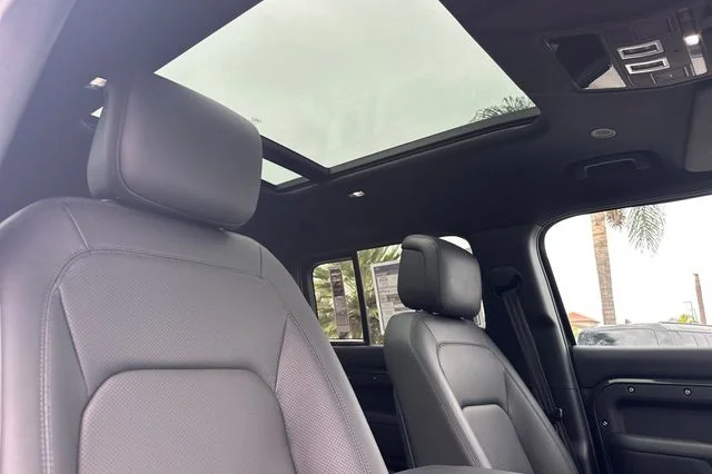 New 2026 Woolstone Green Land Rover S image 15