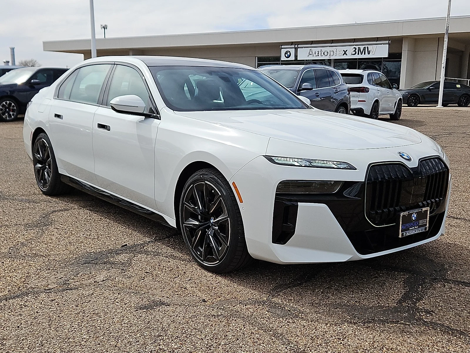 New 2026 Alpine White BMW i Rear-Wheel Drive image 4