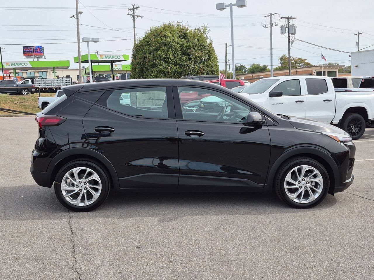 2027 Chevrolet Bolt LT - Photo 9