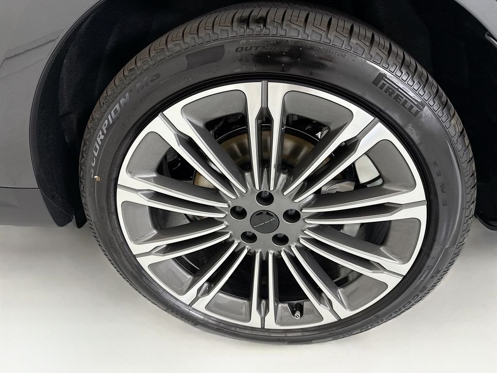 New 2026 Carpathian Grey Land Rover SE image 31