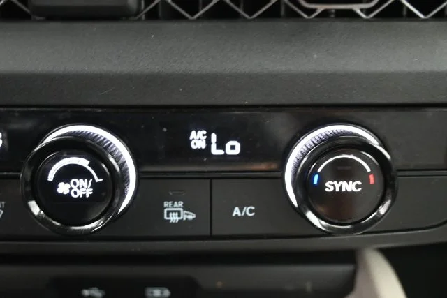 Used 2026 White Honda SE image 24