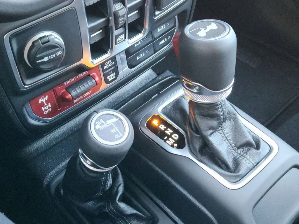 2025 Jeep Wrangler 4-Door Rubicon - Photo 19