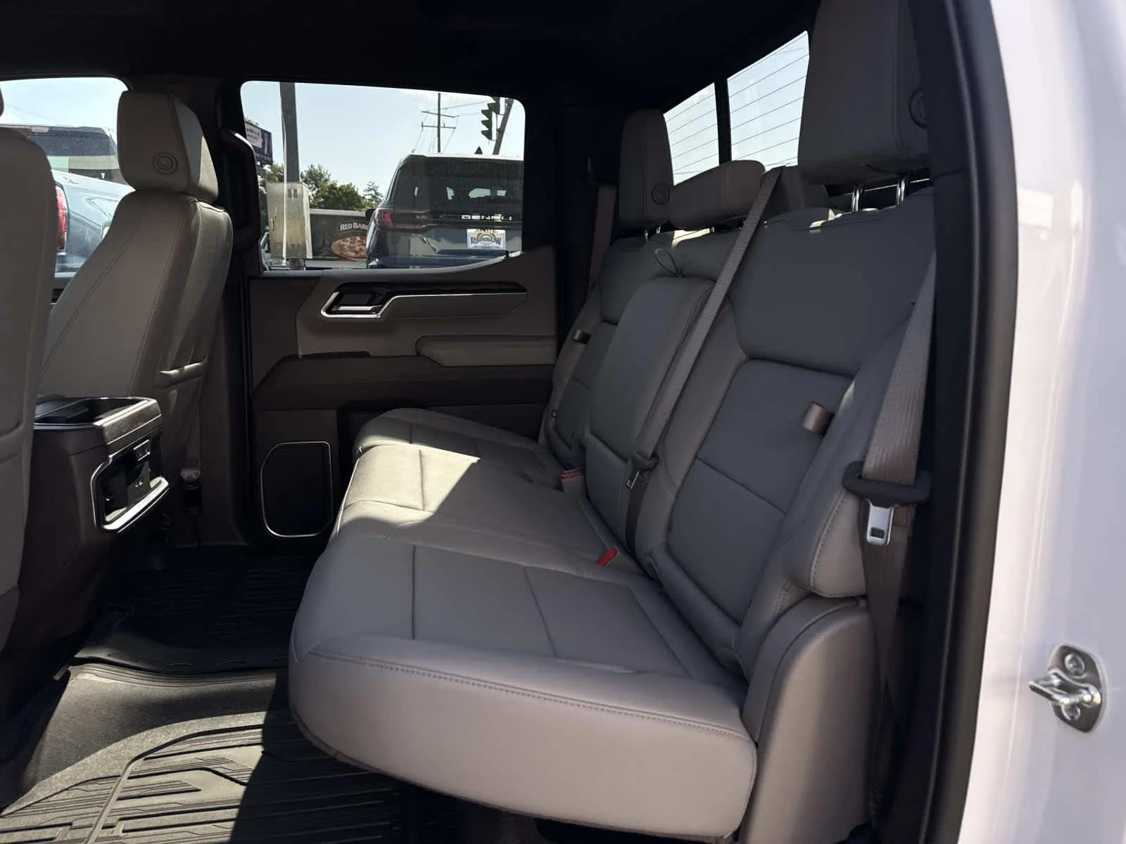 2026 GMC Sierra 1500 SLT - Photo 8