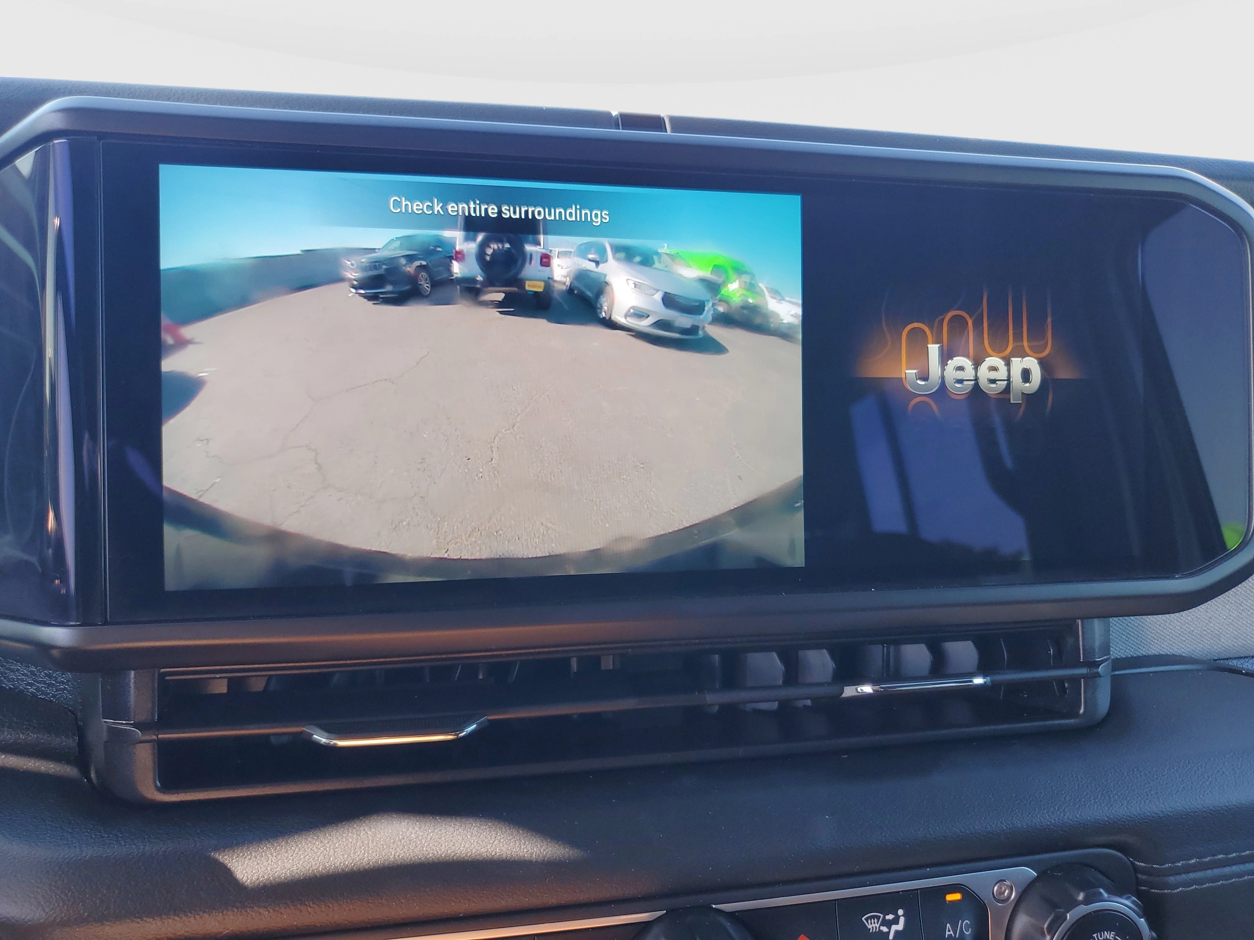 Used 2024 Silver Jeep Sahara 4xe image 20