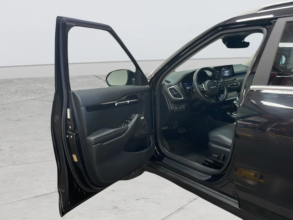 Certified Used 2022 Black Kia SX image 34