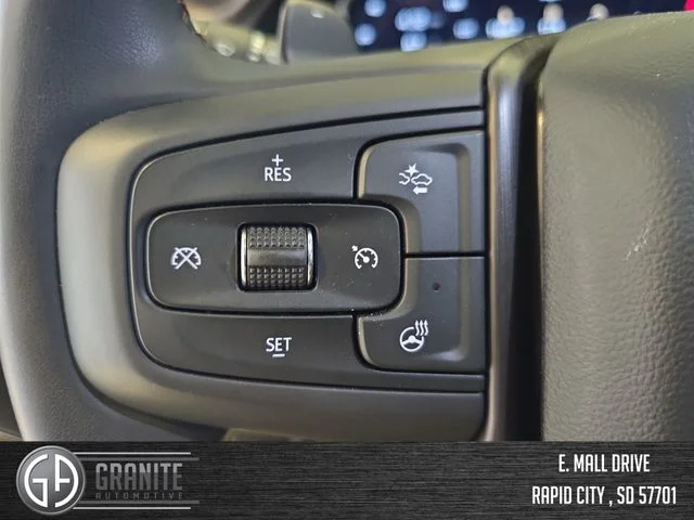 Used 2024 White GMC AT4 image 34