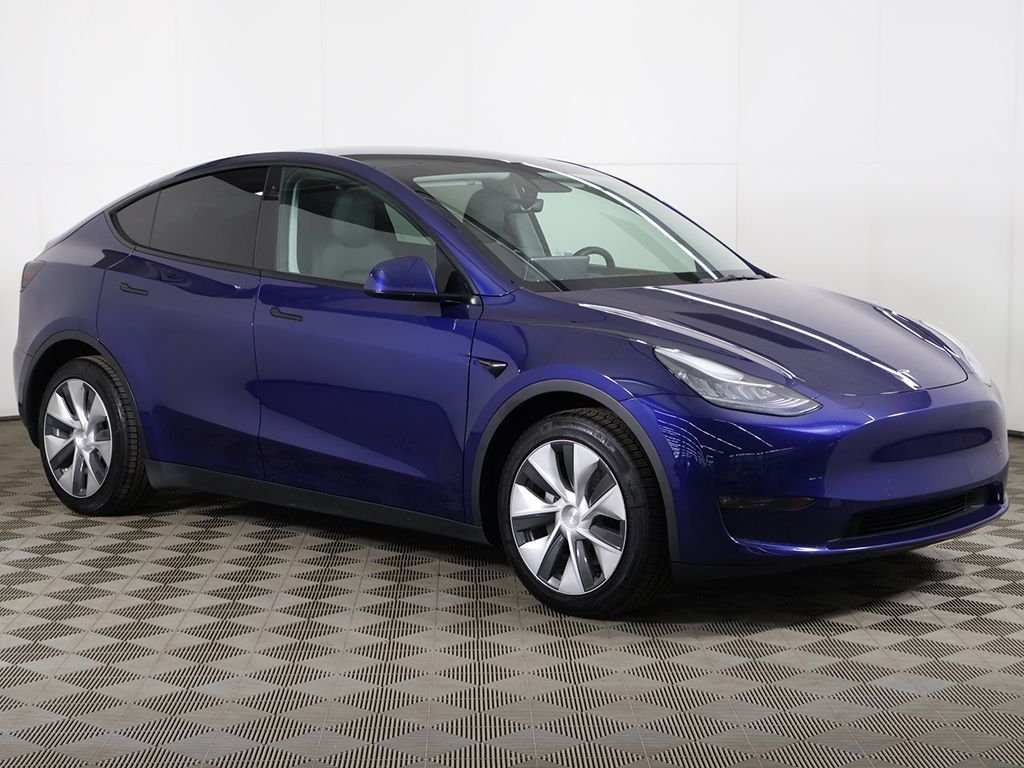 Used 2021 Tesla Model Y Long Range with VIN 5YJYGDEE2MF255038 for sale in Streetsboro, OH