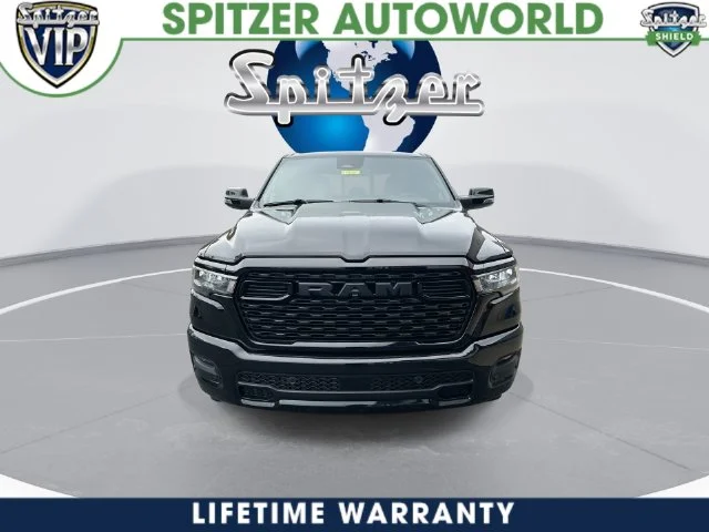 New 2027 Diamond Black Crystal Pearl-Coat Exterior Paint RAM Big Horn/Lone Star image 4
