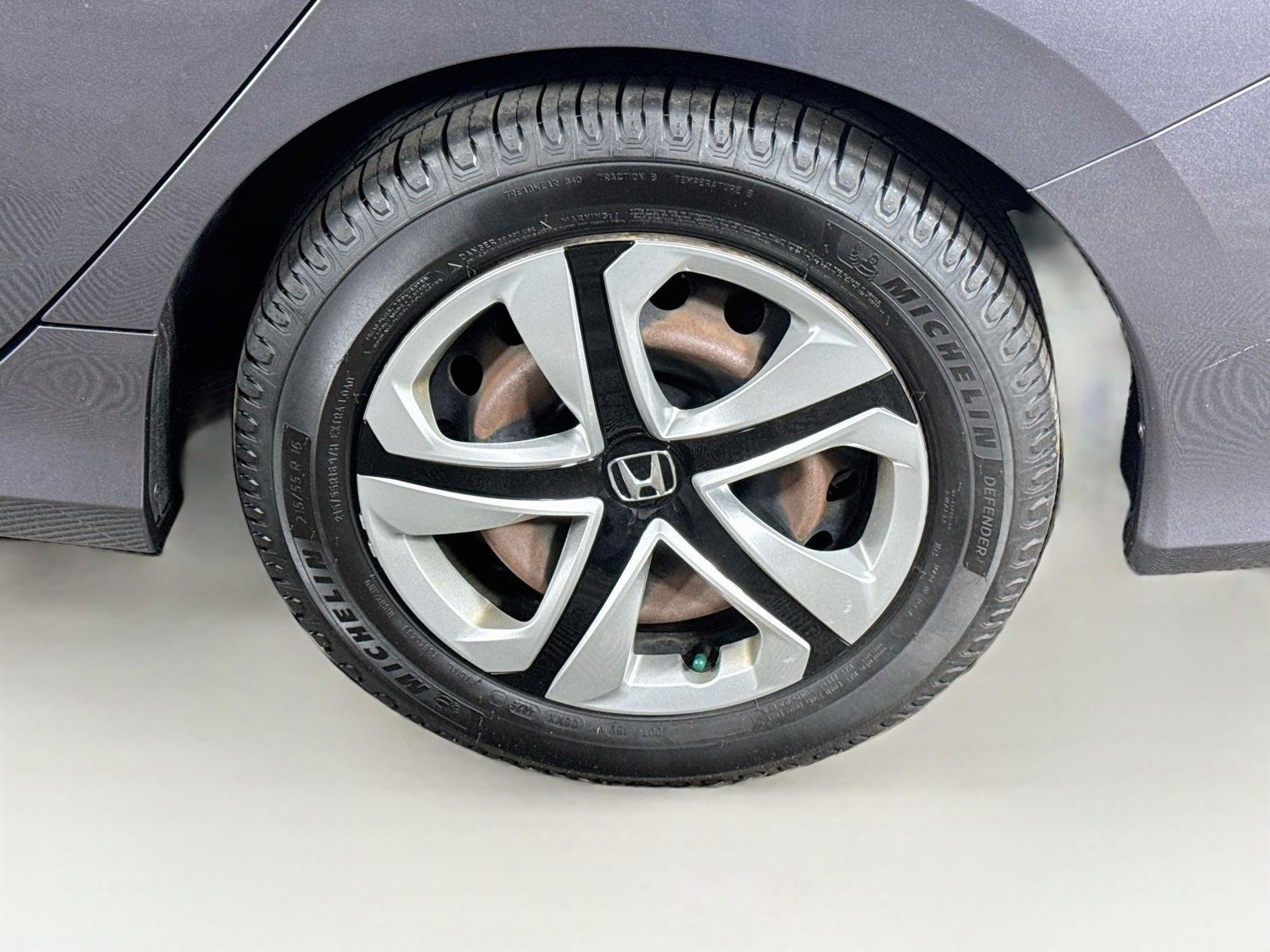 Used 2016 Modern Steel Metallic Honda LX image 9