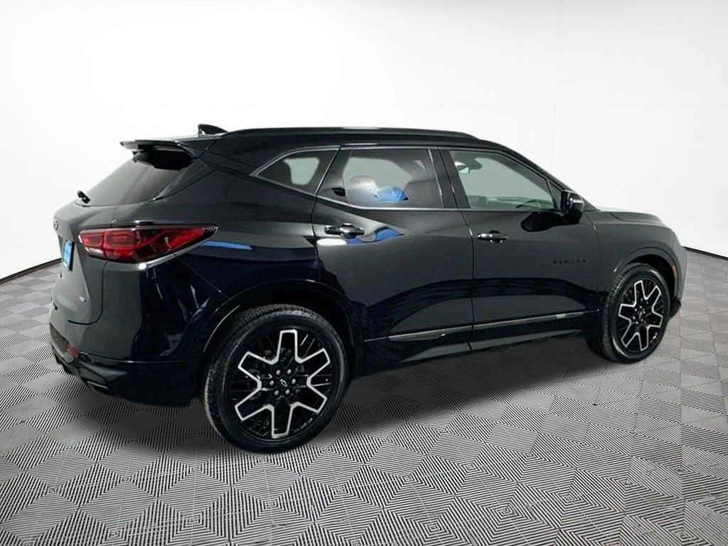 Used 2023 Black Chevrolet RS image 11