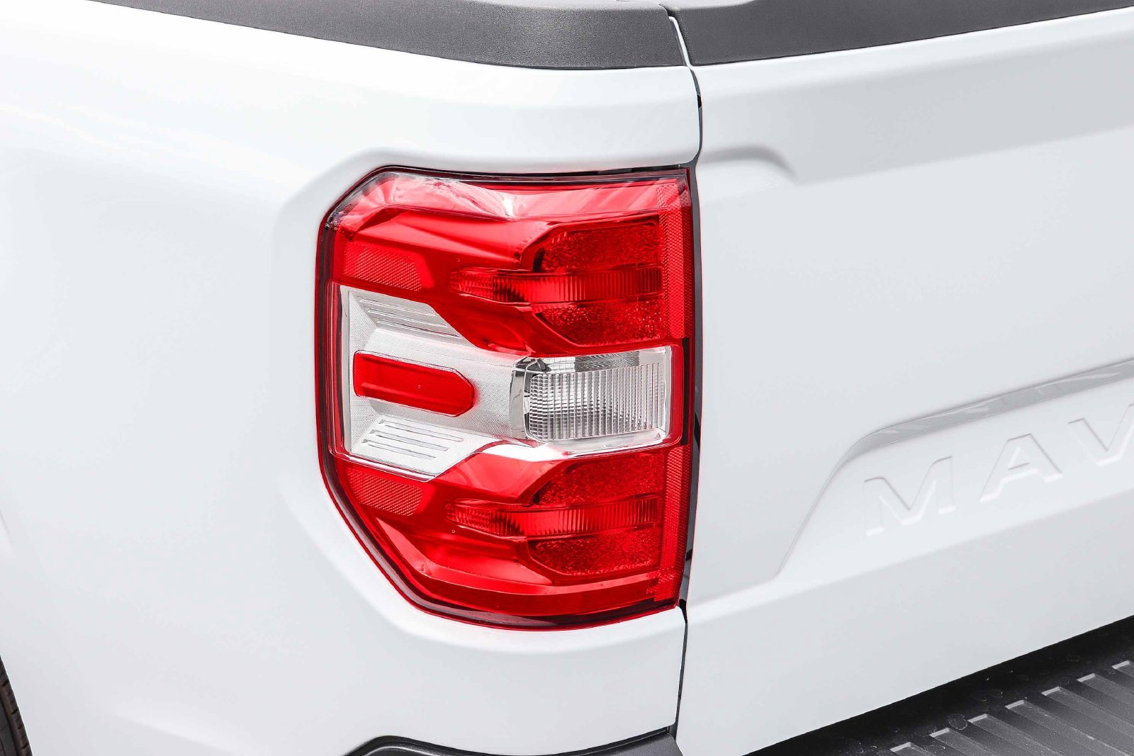 New 2026 Oxford White Ford XL image 8