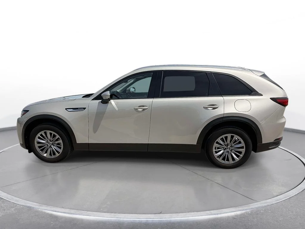 Used 2024 Silver Mazda Preferred image 5