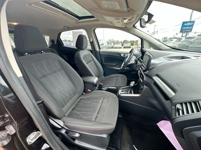 Used 2019 Black Ford SE image 30