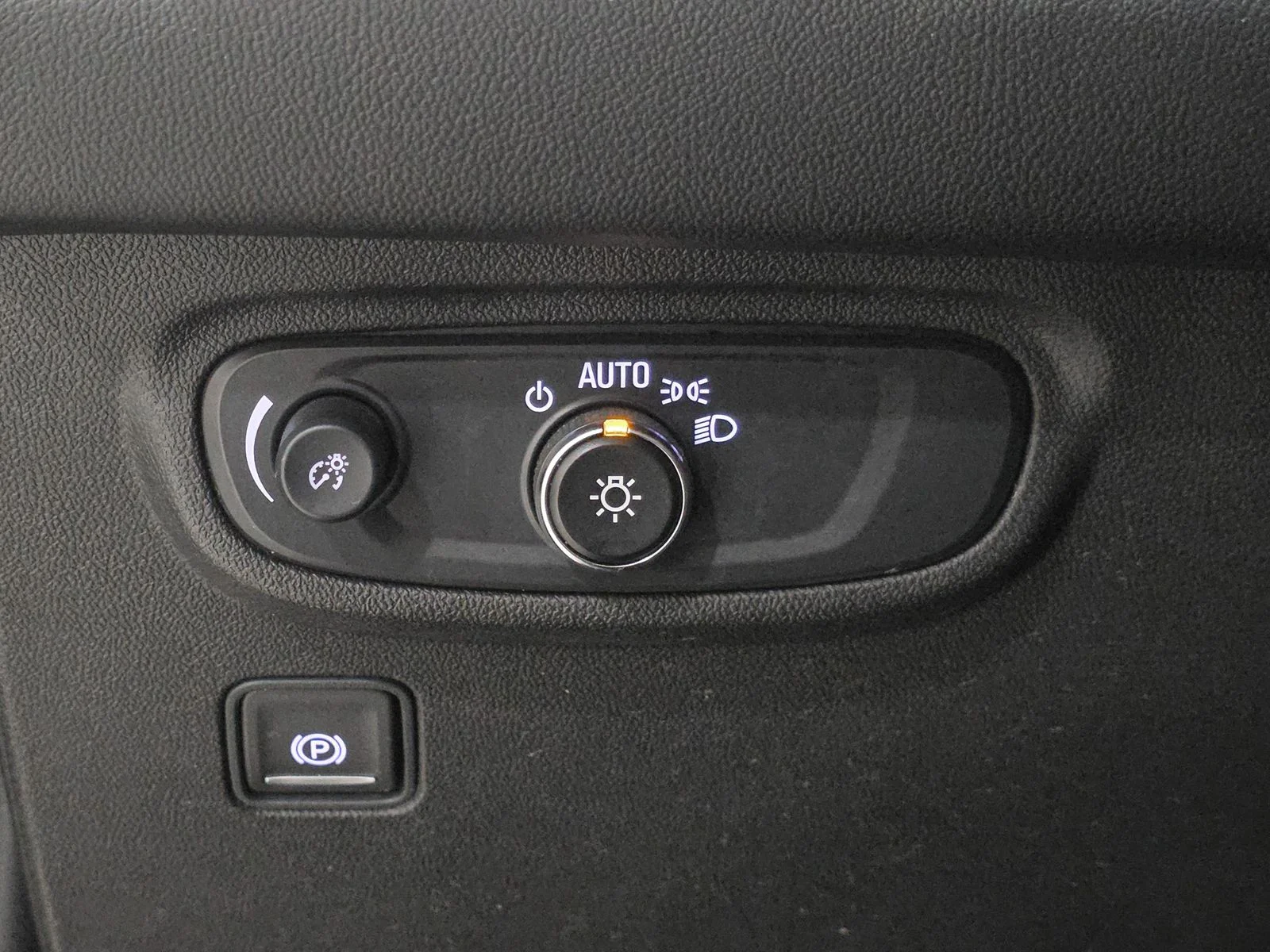 Used 2024 Black GMC SLE image 24