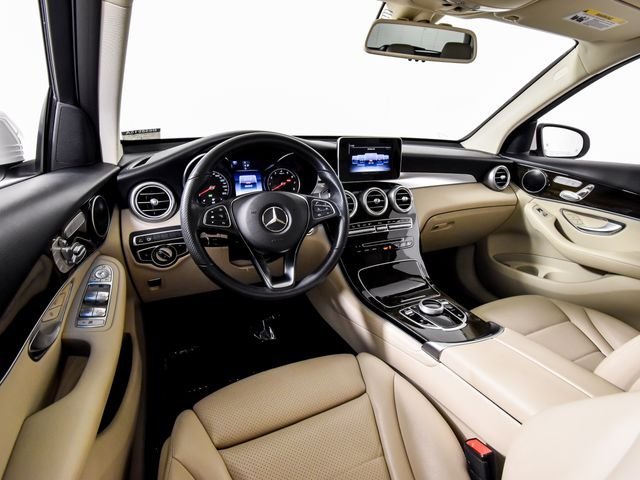Used 2019 White Mercedes-Benz GLC 300 image 23