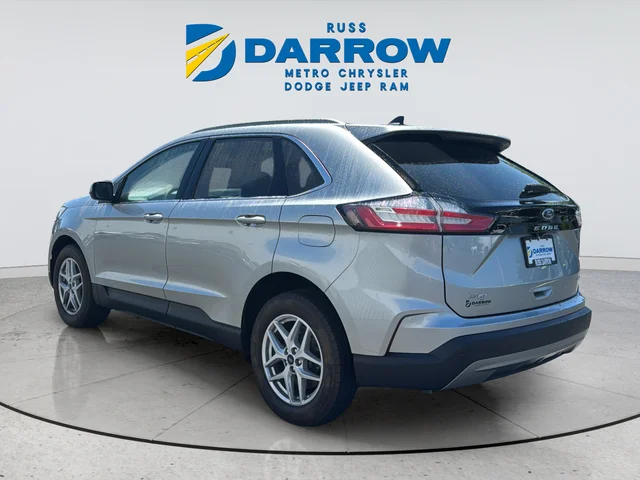 Used 2022 Silver Ford SEL image 3