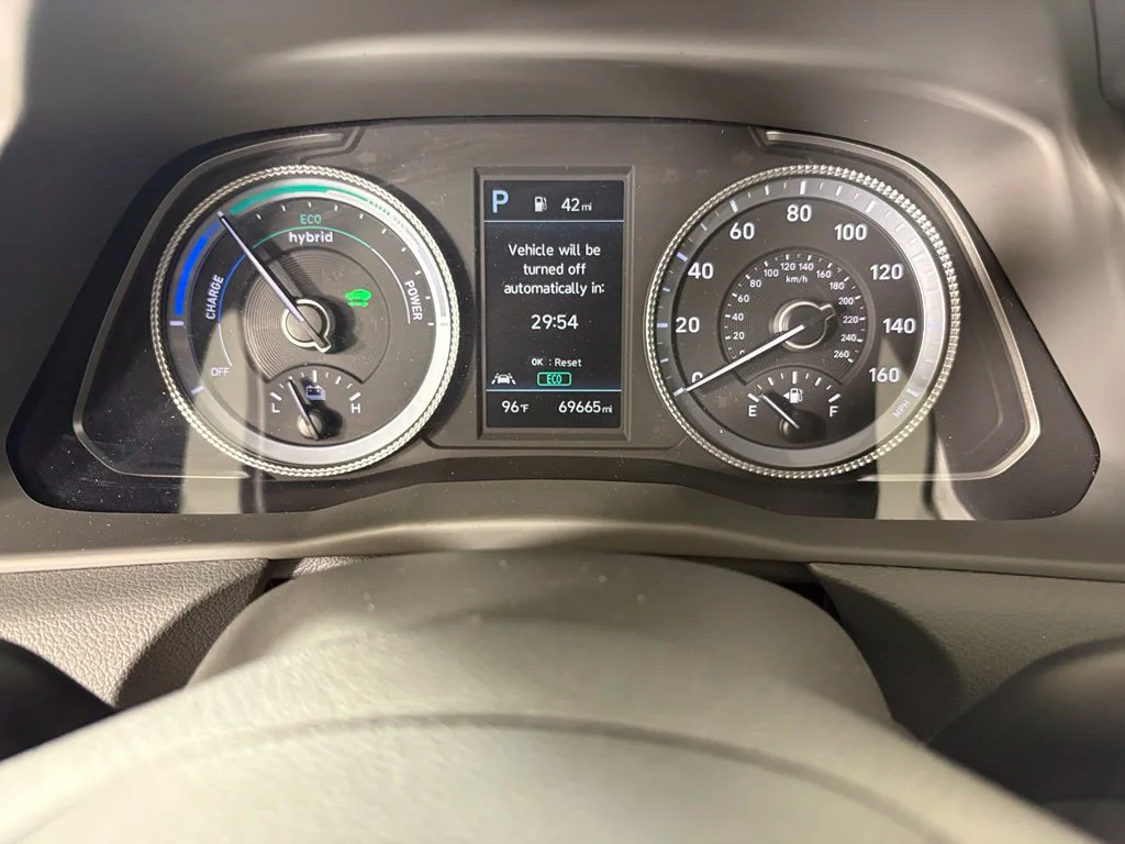 Used 2022 Gray Hyundai SEL image 25