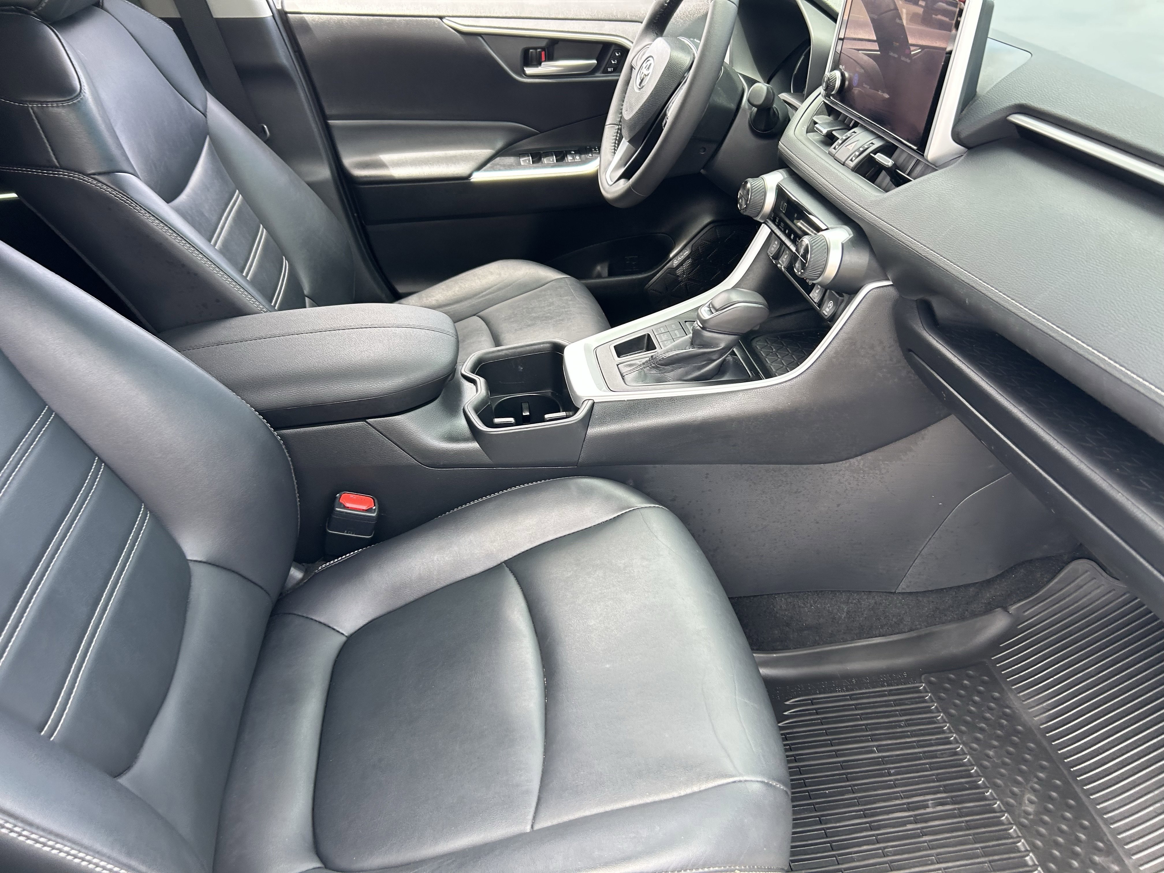 Used 2024 Silver Toyota XLE Premium image 12