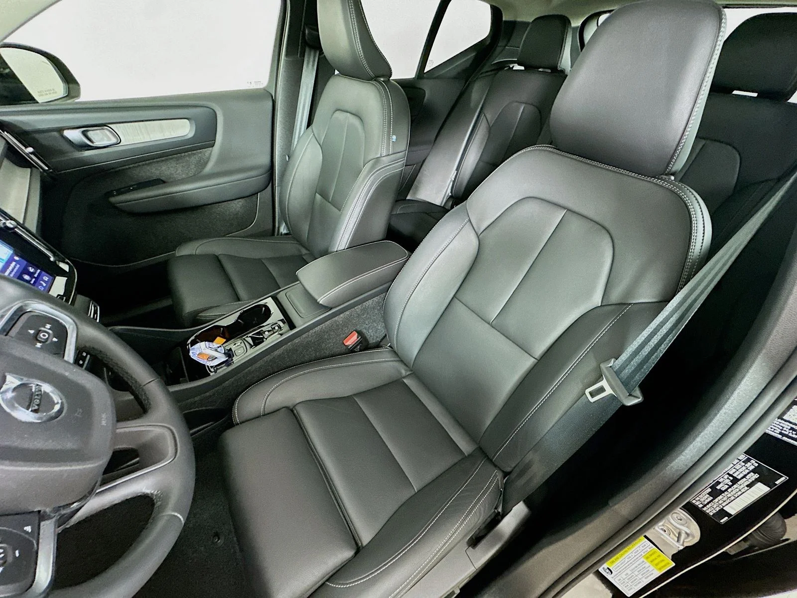 Used 2026  Volvo  image 33