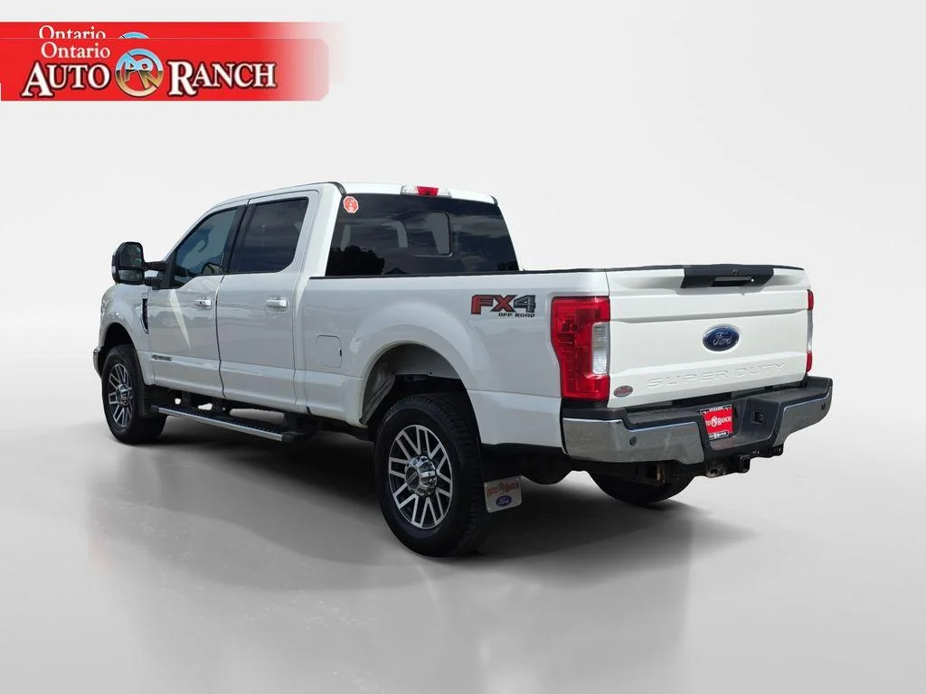 Used 2019 White Platinum Tri-Coat Metallic Ford LARIAT image 3