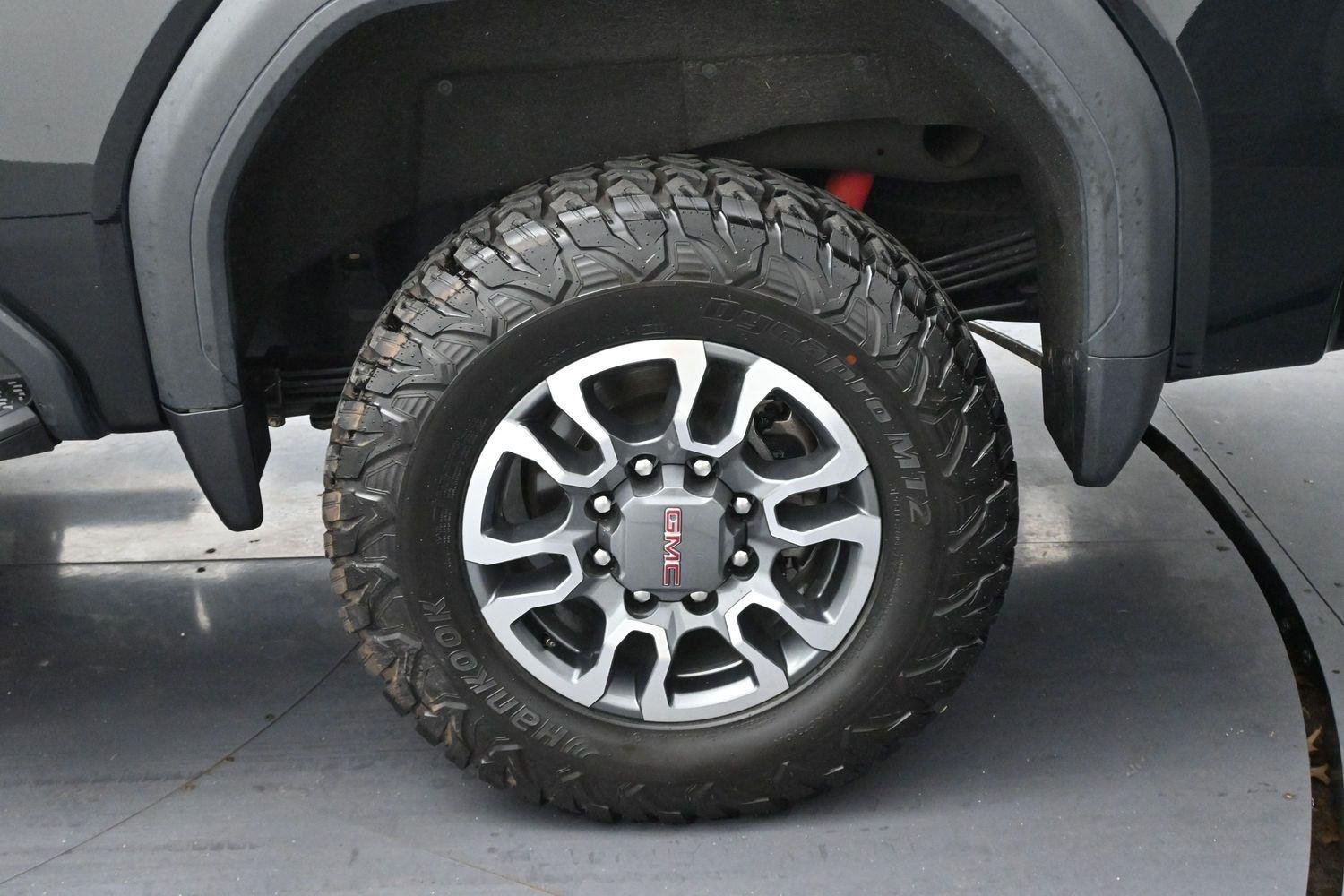 Used 2024 Onyx Black GMC AT4 image 36
