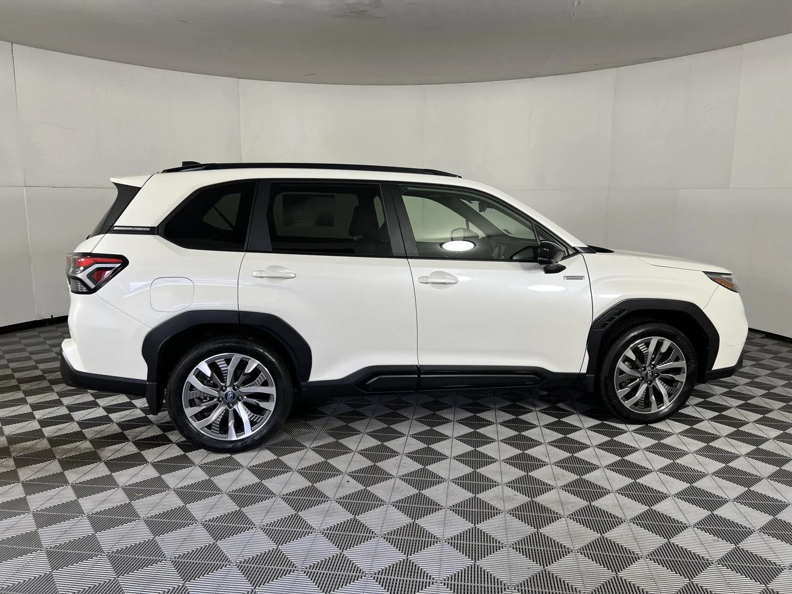 Used 2025 Crystal White Pearl Subaru Touring Hybrid image 10