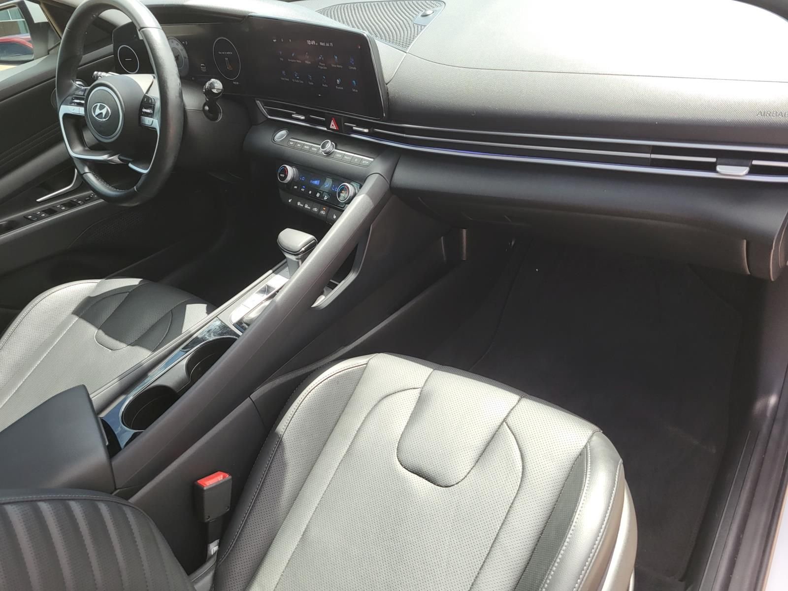 Used 2022 Quartz White Hyundai Limited image 7
