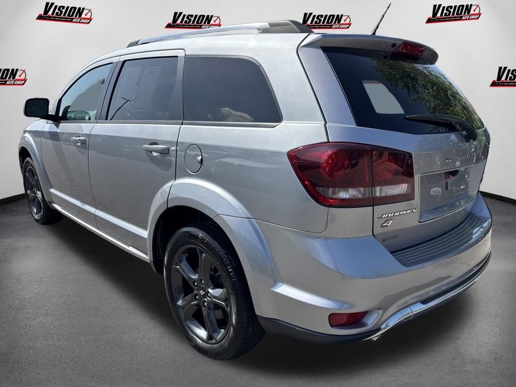 Used 2018 Silver Dodge Crossroad image 8