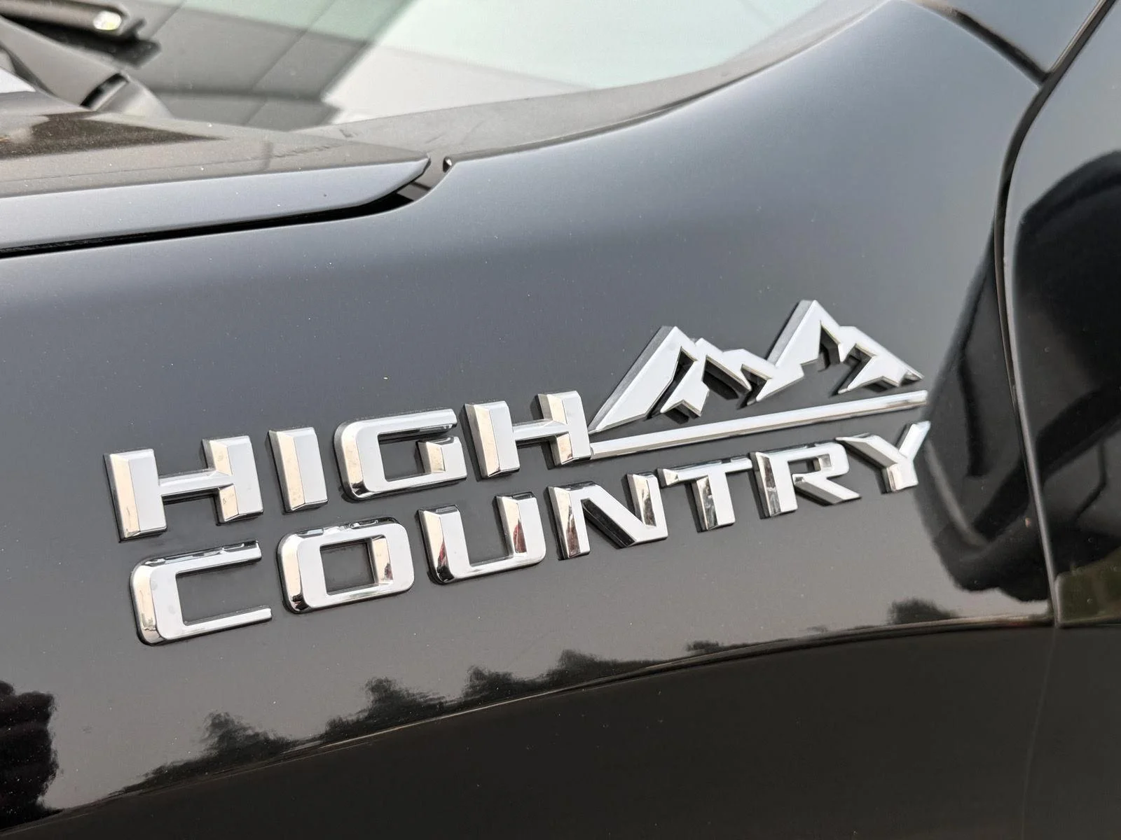 Used 2019 Black Chevrolet High Country image 9